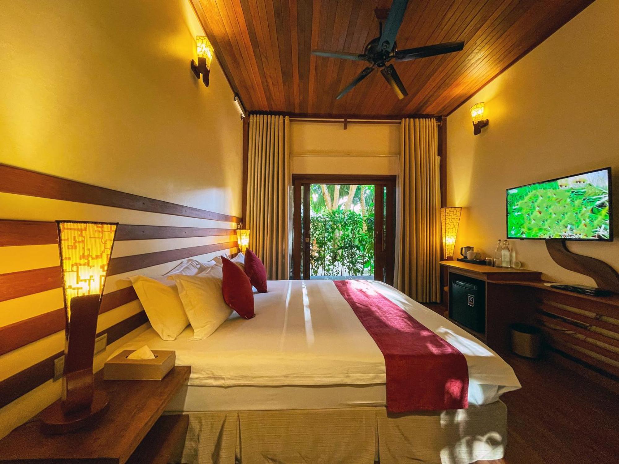 Araamu Hotels Maldives At Dhiffushi Pokoj fotografie