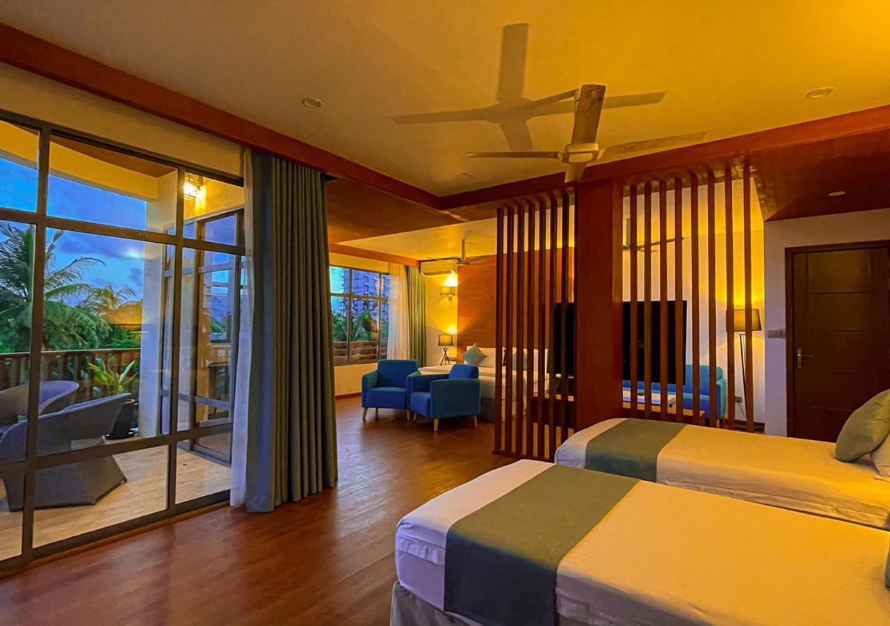 Araamu Hotels Maldives At Dhiffushi Pokoj fotografie